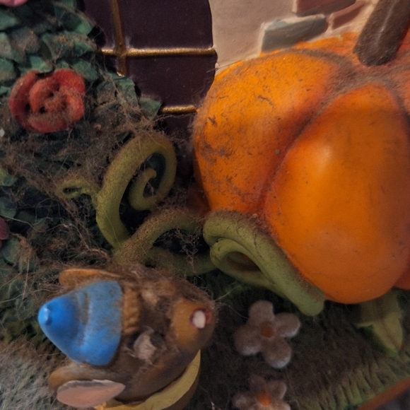 Disney Princesses collectable snow globe and music box - Picture 13 of 13